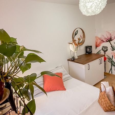 Habitacion Privada + Bano Privado En La Vivienda Apartment Corralejo Bagian luar foto