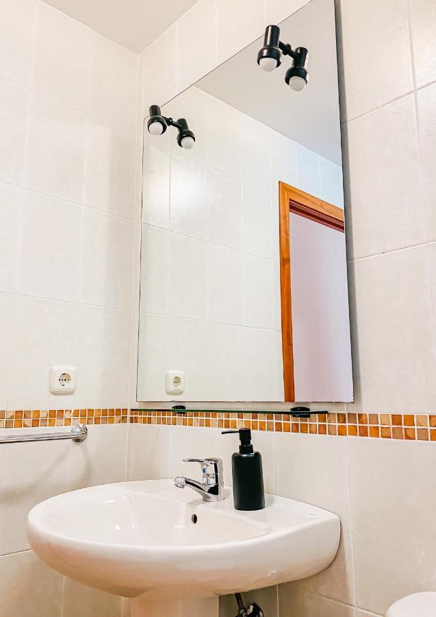 Habitacion Privada + Bano Privado En La Vivienda Apartment Corralejo Bagian luar foto