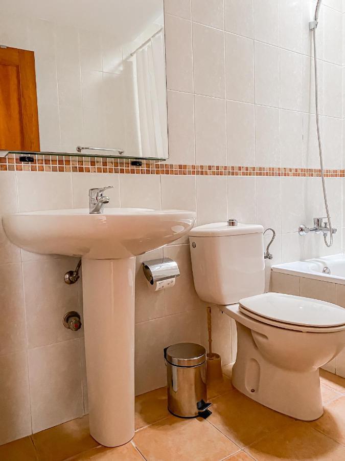 Habitacion Privada + Bano Privado En La Vivienda Apartment Corralejo Bagian luar foto